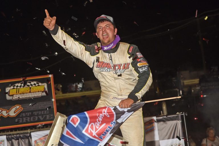 Brock Zearfoss beats the Outlaws at Williams Grove Speedway