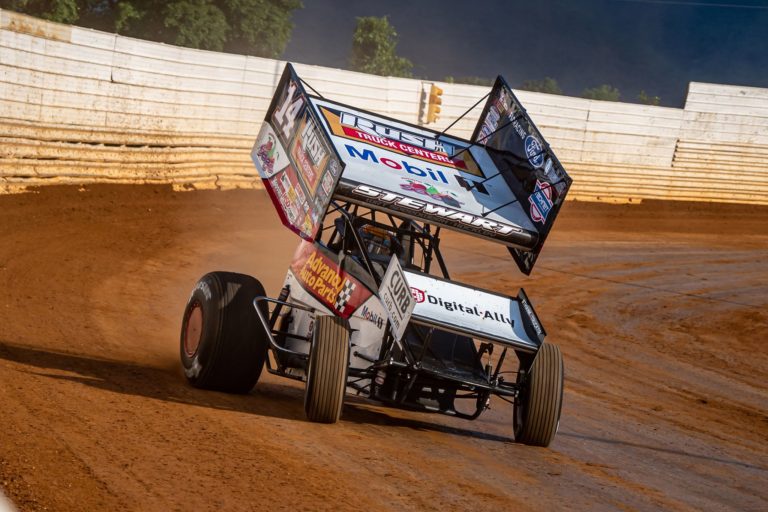 Tony Stewart fourth in Tennessee Sprint Car Nationals start at Volunteer Speedway