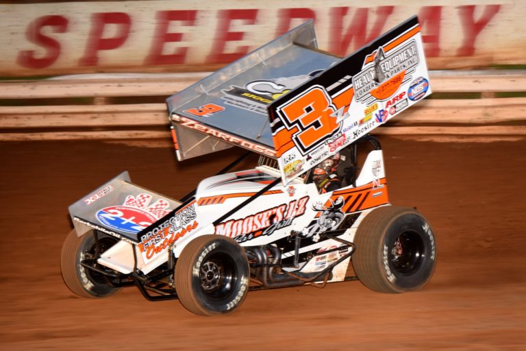 Brock Zearfoss rallies from 21st to sixth in Bob Weikert Memorial opener