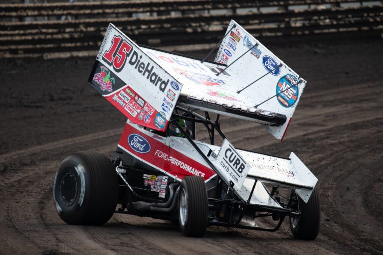 Donny Schatz charges through alphabet during Knoxville’s Capitani Classic