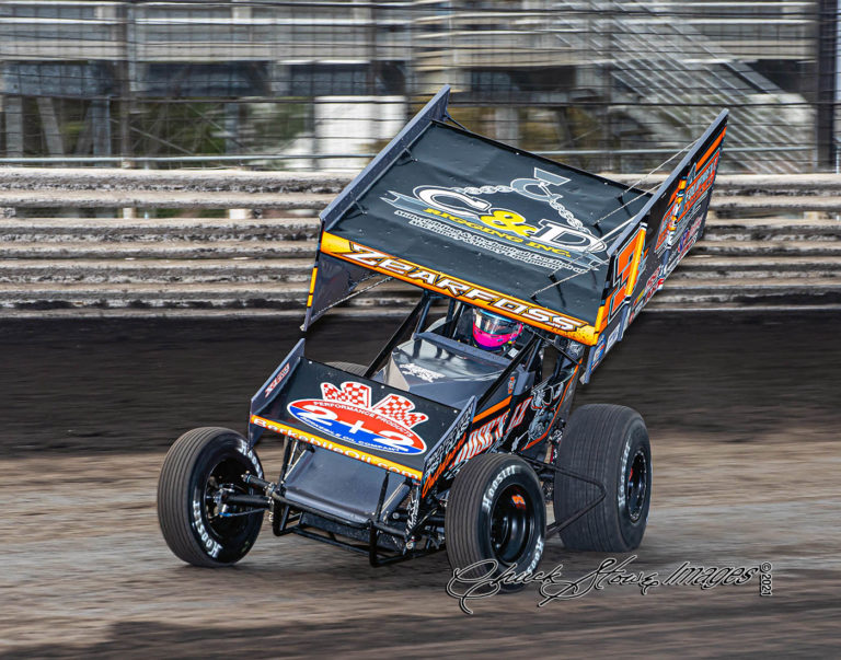 Zearfoss battles through “Hard Knox” to qualify for Knoxville Nationals A-Main; North and South Dakota starts ahead