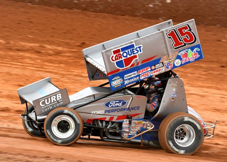 Donny Schatz rallies 22 positions in World of Outlaws finale