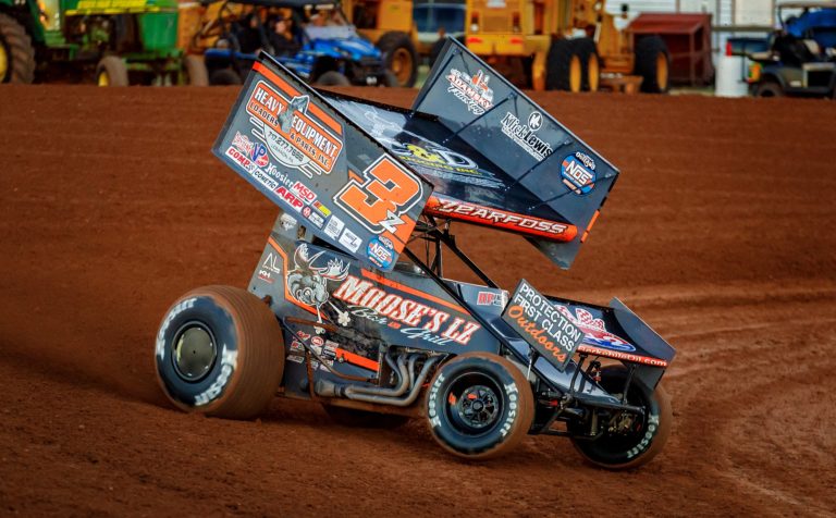 Zearfoss scores top-ten at Lawton; World of Outlaws World Finals to close season