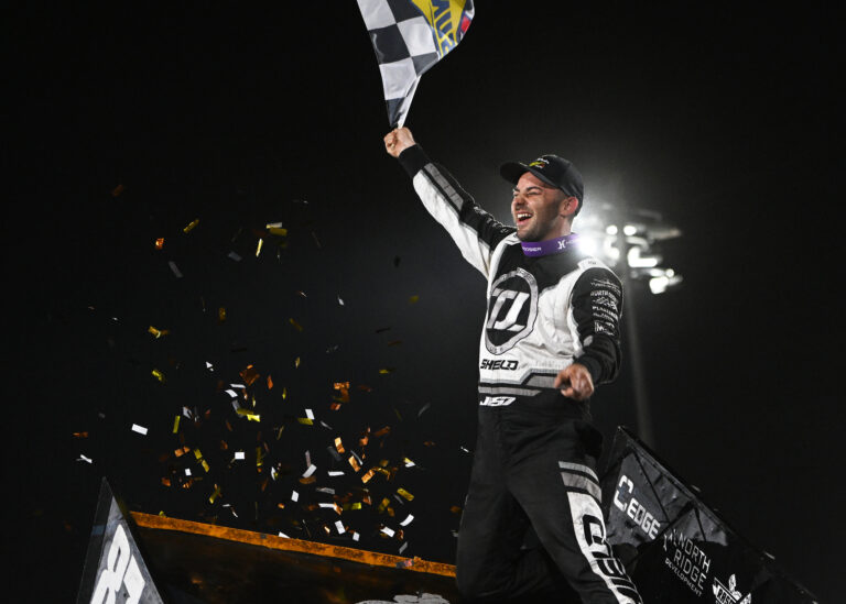 STILL DANCIN’: Justin Sanders scores Gold Cup prelim victory before runner-up in Gold Cup finale; Douglas County and Skagit ahead